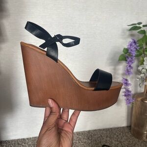 Breckelles Black Strap Brown Wood-Look Platform Wedge Sandals